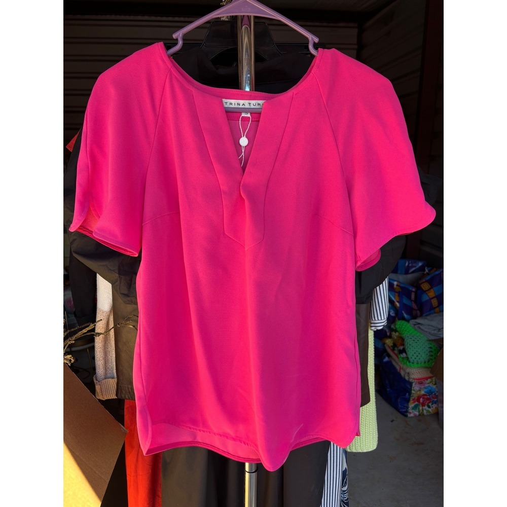 Trina Turk Women's Hot Pink V Neck Short Sleeve Casual Top Size S